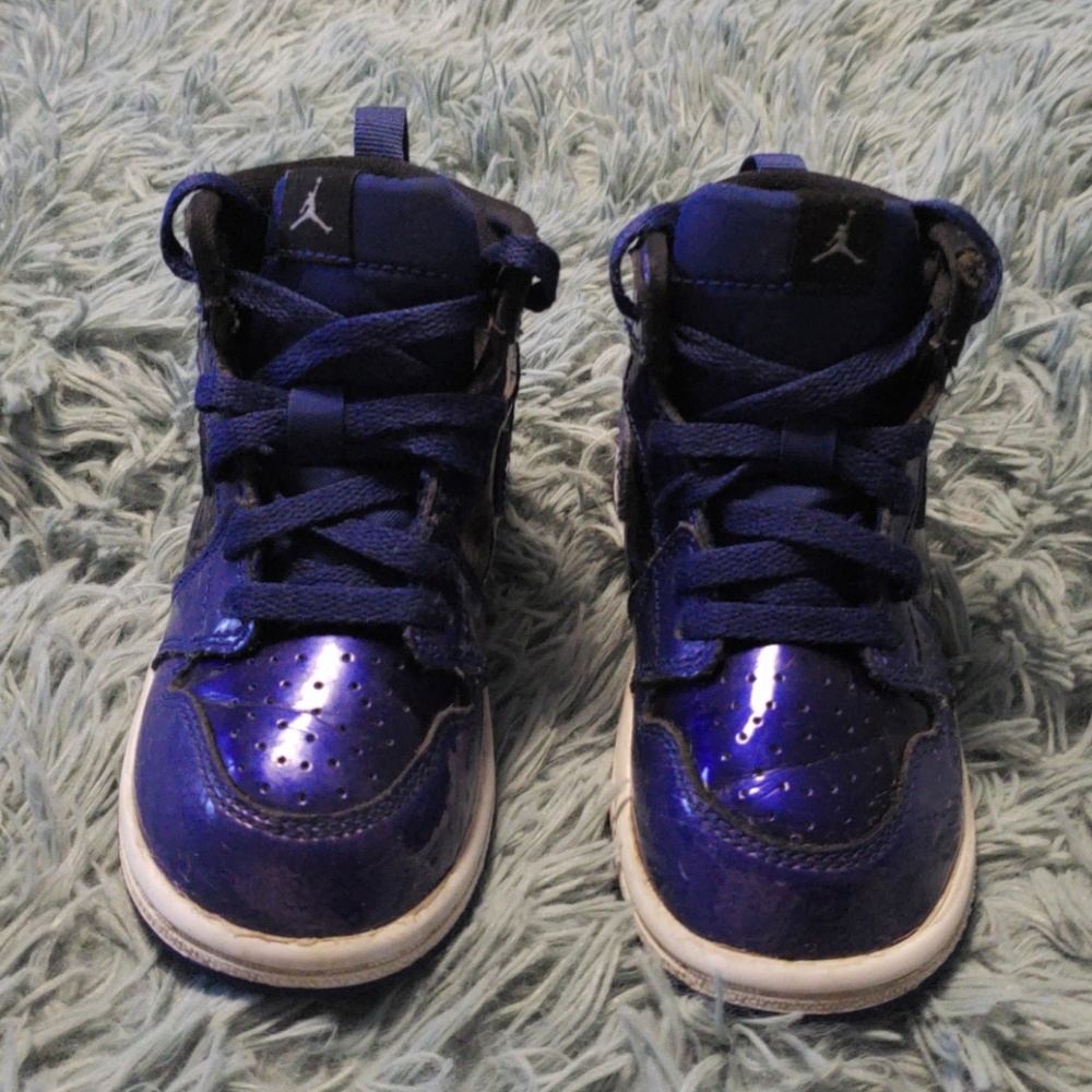 Air Jordan 1 toddler sneakers